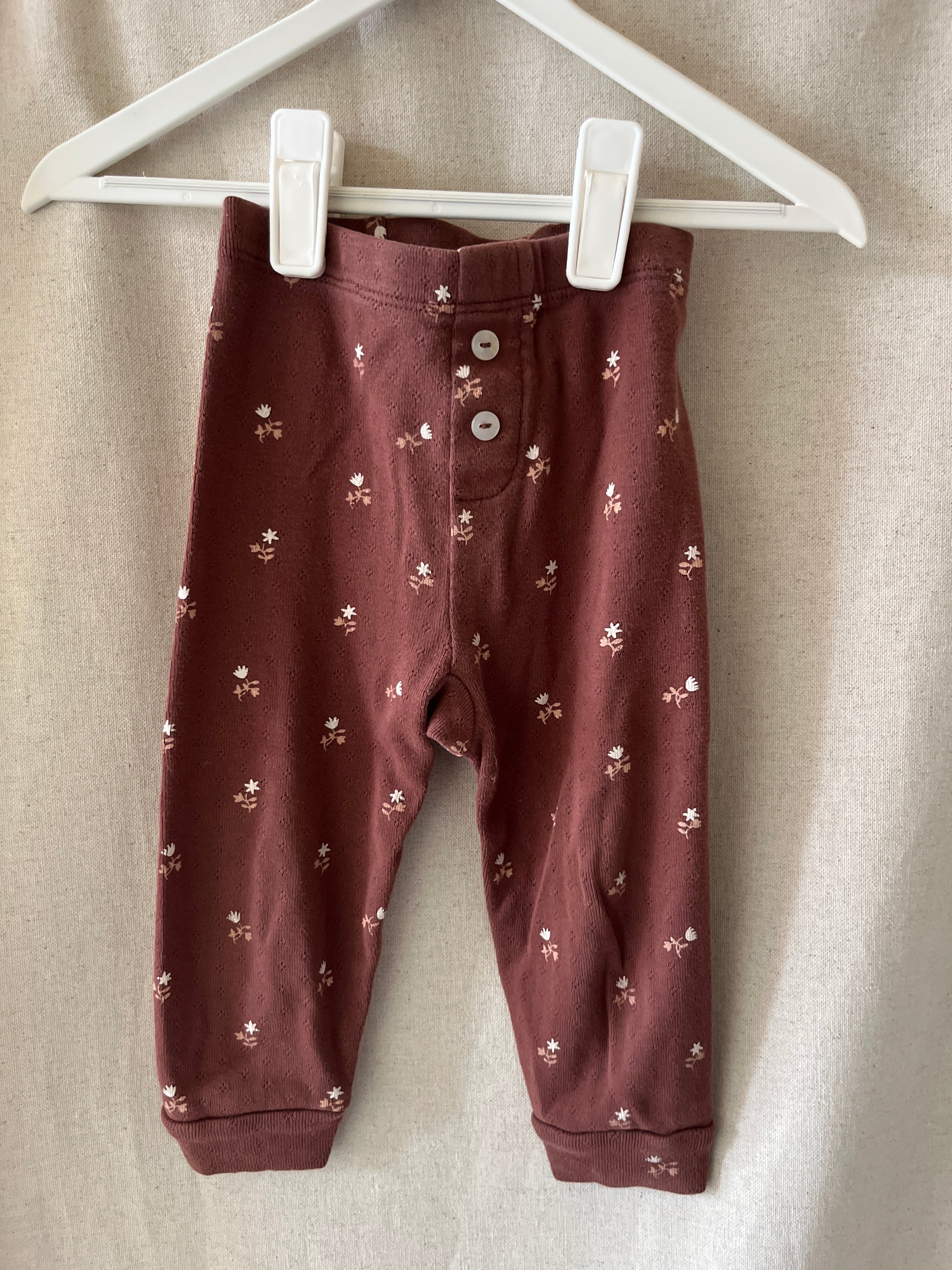 Quincy Mae Brown Pointelle Floral Leggings / 12-18 months