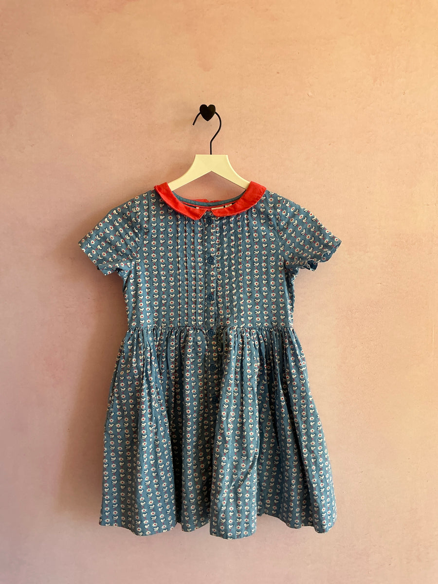 mini boden Stars Doves Peterpan Collar Dress / 6-7 Years