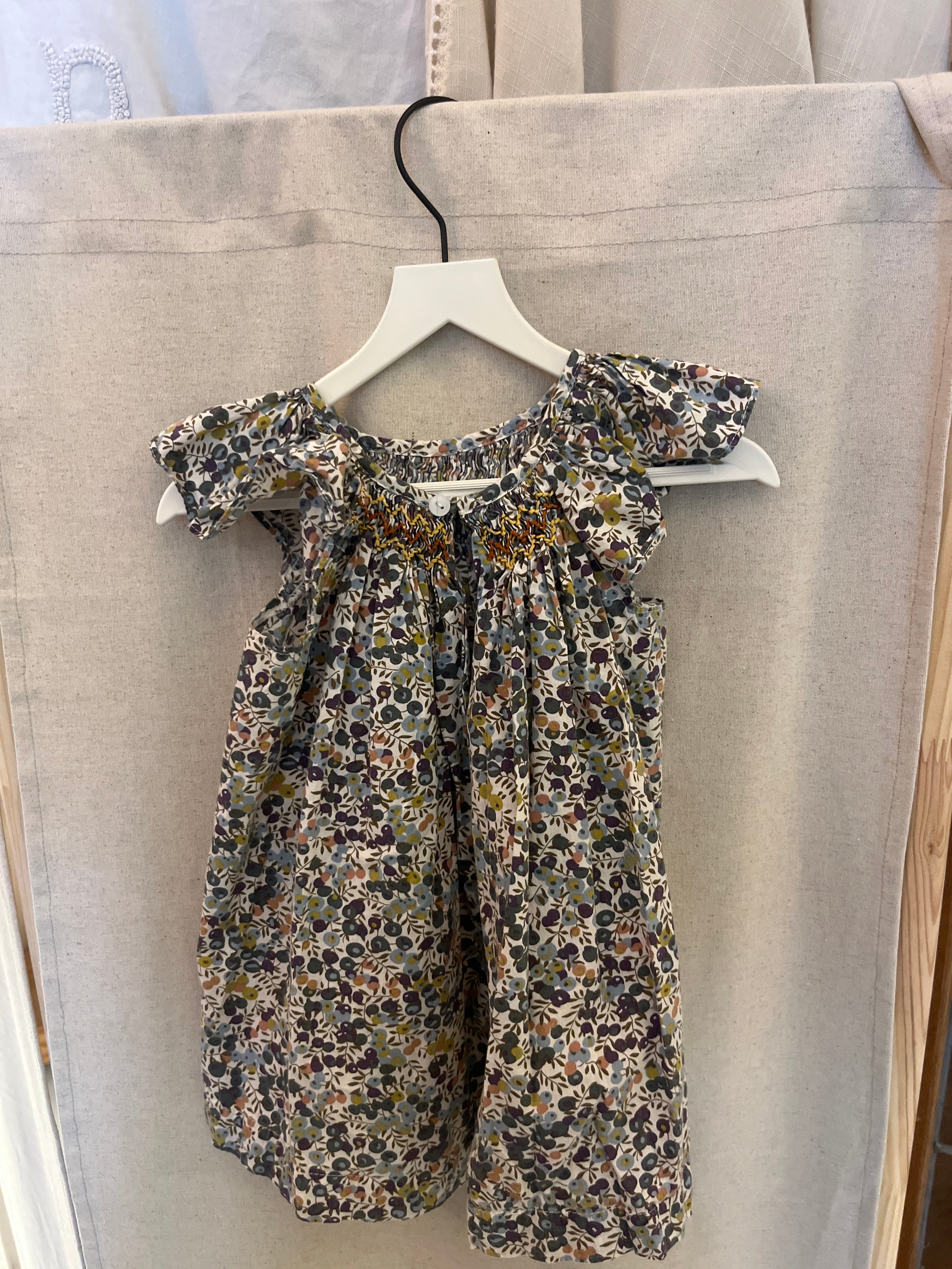 gil & niya Floral Smocked Dress / 18-24 months