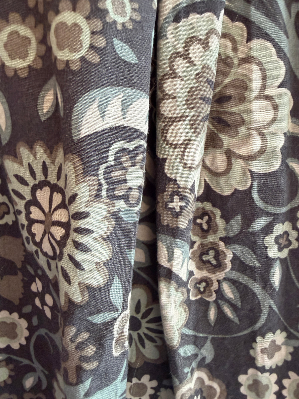 Neige Gray Floral Flutter Sleeve Empire Waist Pleated Dress / 6