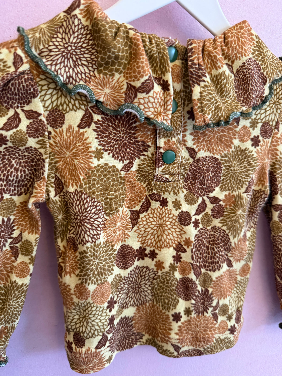 Misha + Puff Chrysanthemum Snap Back Long Sleeve Shirt with Ruffle Collar / 0-6 months