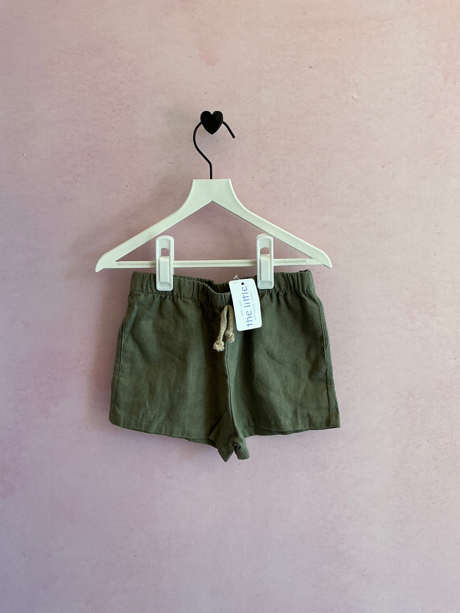 NWTs Go Gently Nation Lawn Short Thyme / 6