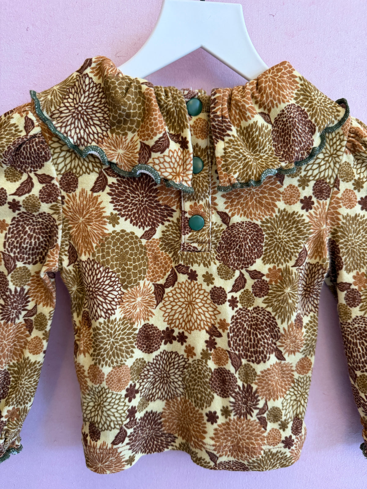 Misha + Puff Chrysanthemum Snap Back Long Sleeve Shirt with Ruffle Collar / 0-6 months
