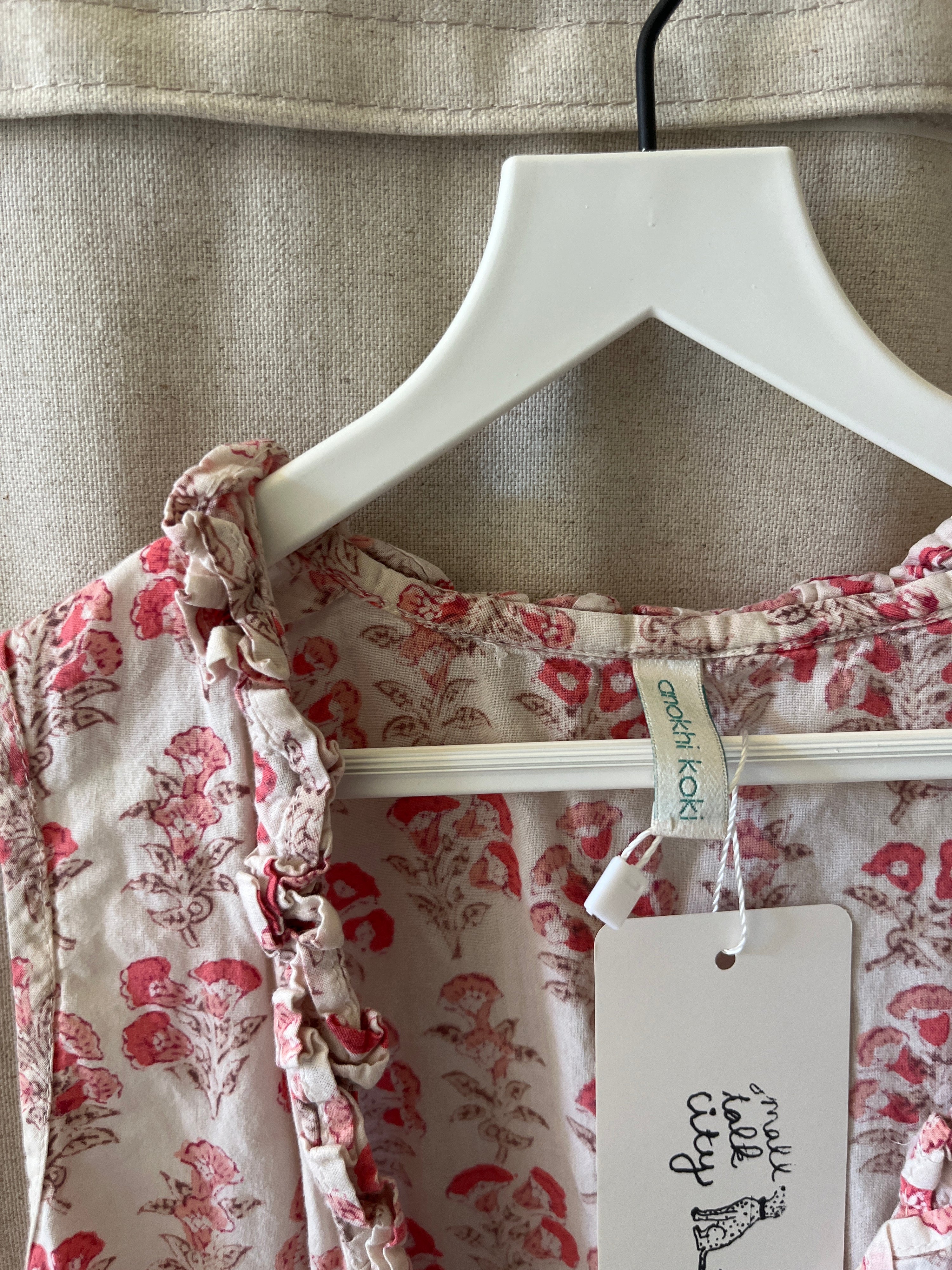 delicate red floral Dress / 6-7 Years