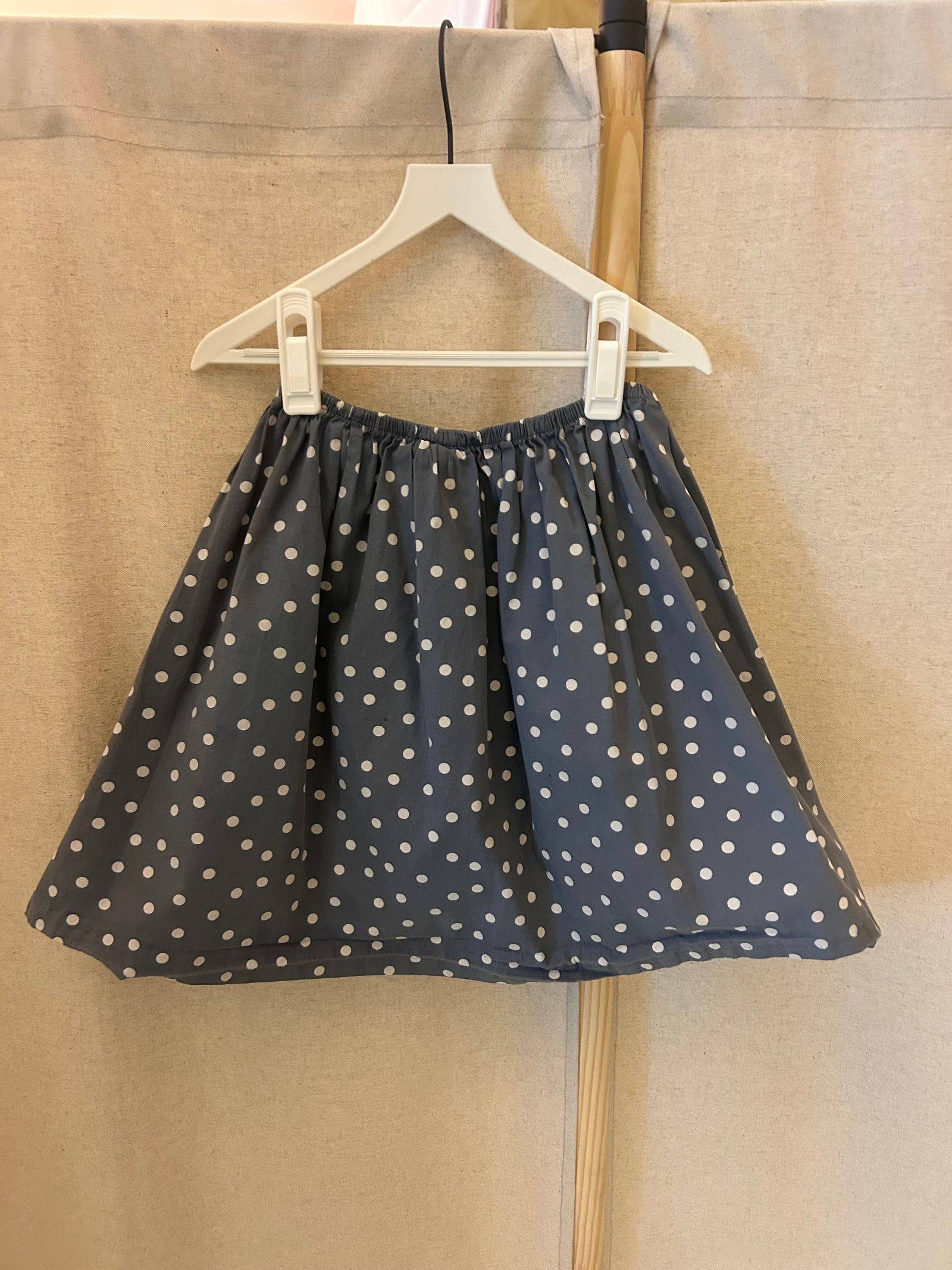 Dagmar Daley Slate White Polka Dot Skirt / 6