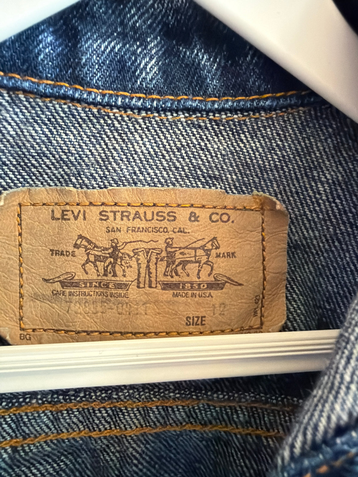 Vintage August 1988 Levi's Rosette Lace Jean Jacket / 12 months