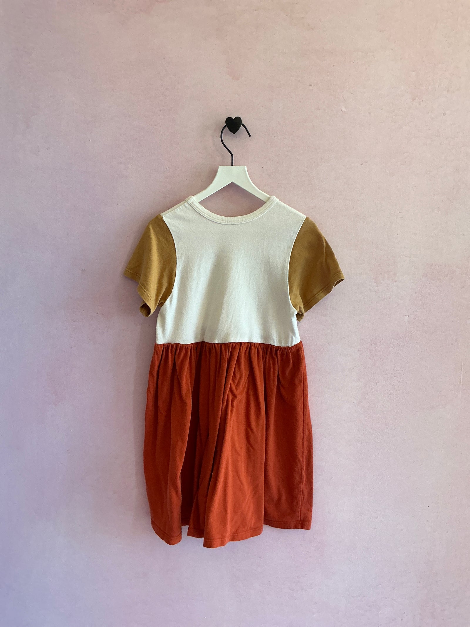 Maus White, Tan, Rust Red Dress / 5T
