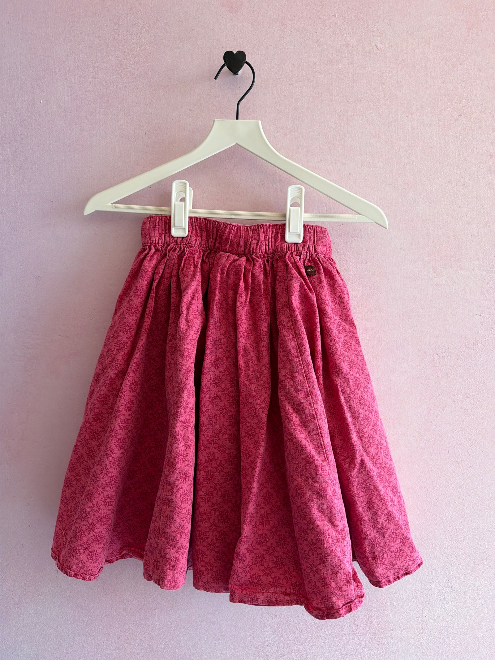 Tea Collection Pink Linen with Allover Raspberry Geometric Print Skirt / 6