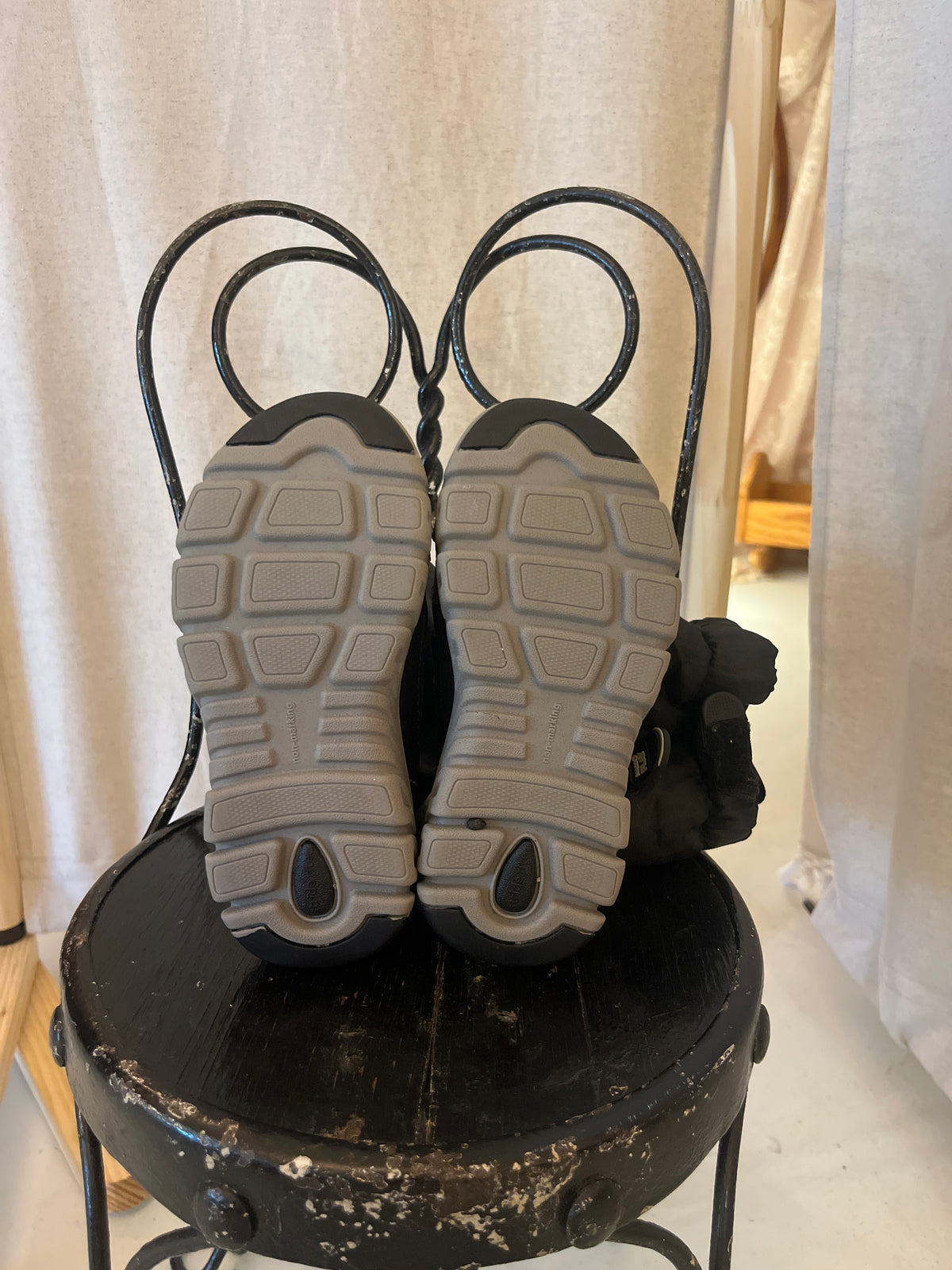 Stride Rite Black Snow Boots / 9 Toddler