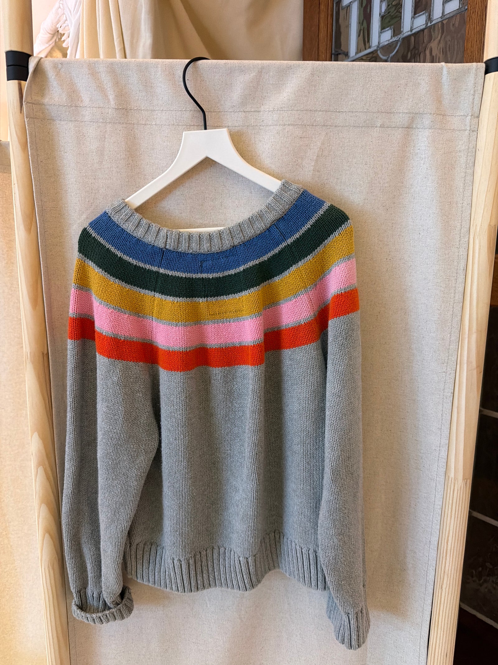 Tea rainbow trim Sweater / 6-7