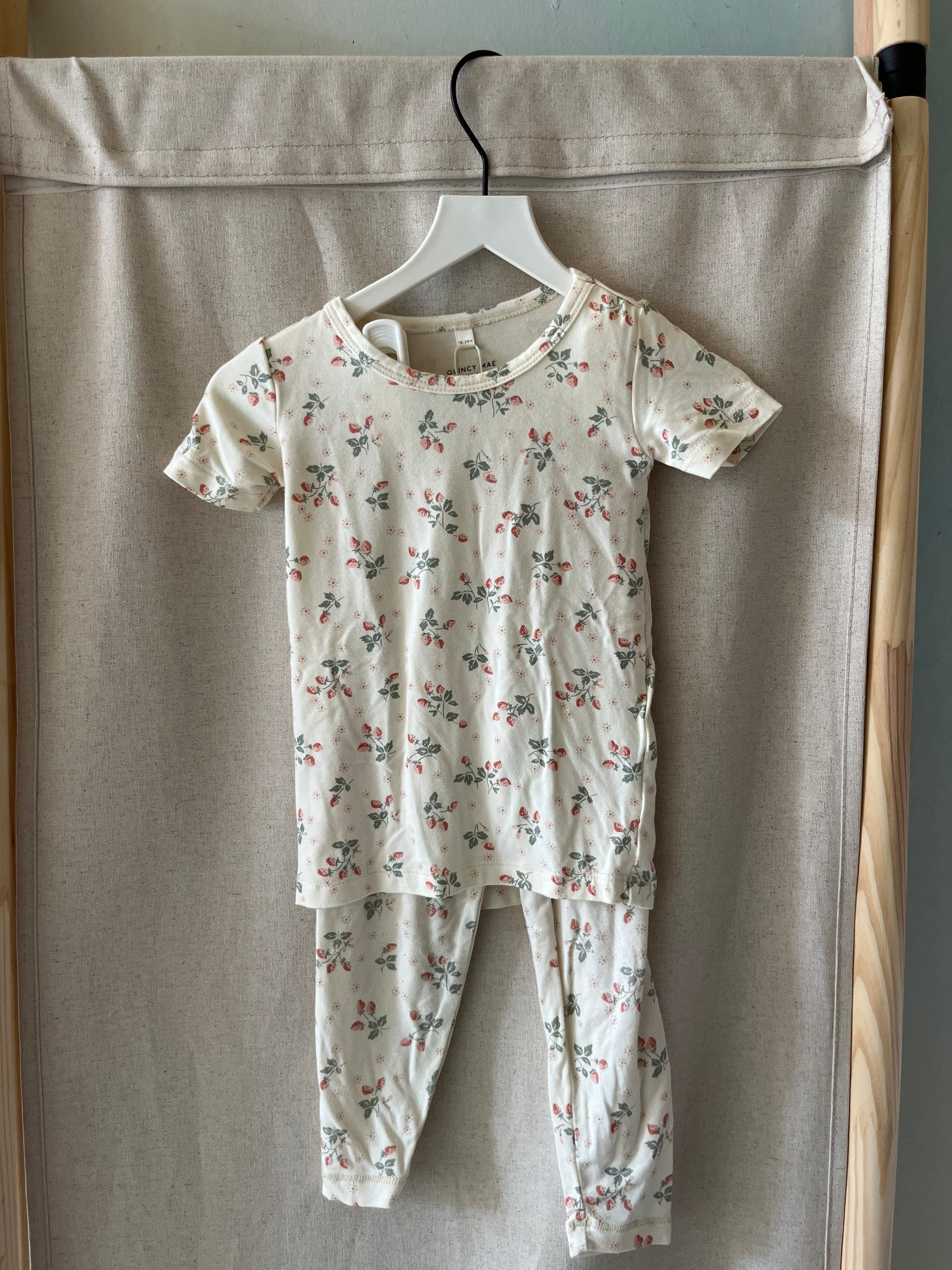 Quincy Mae Strawberry Set / 18-24 months