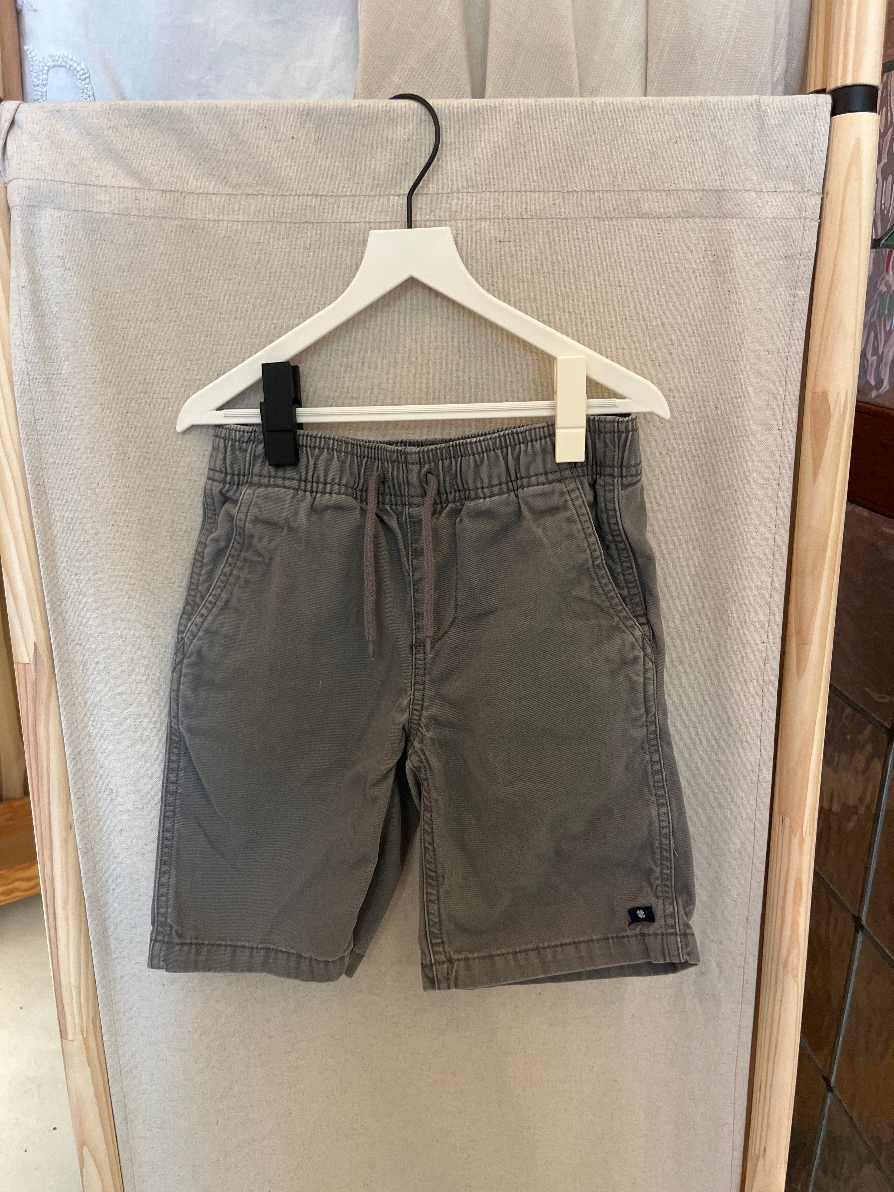Lucky Brand Light Gray shorts / 7