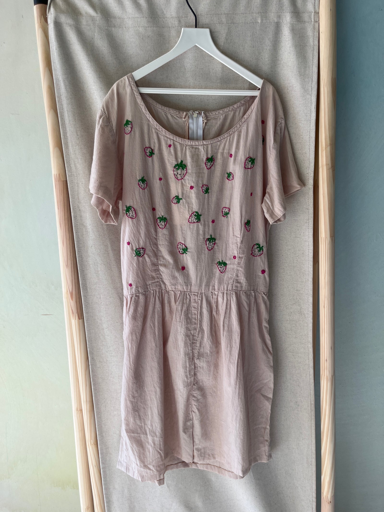 vintage Strawberries & Cream Dress / 10-12