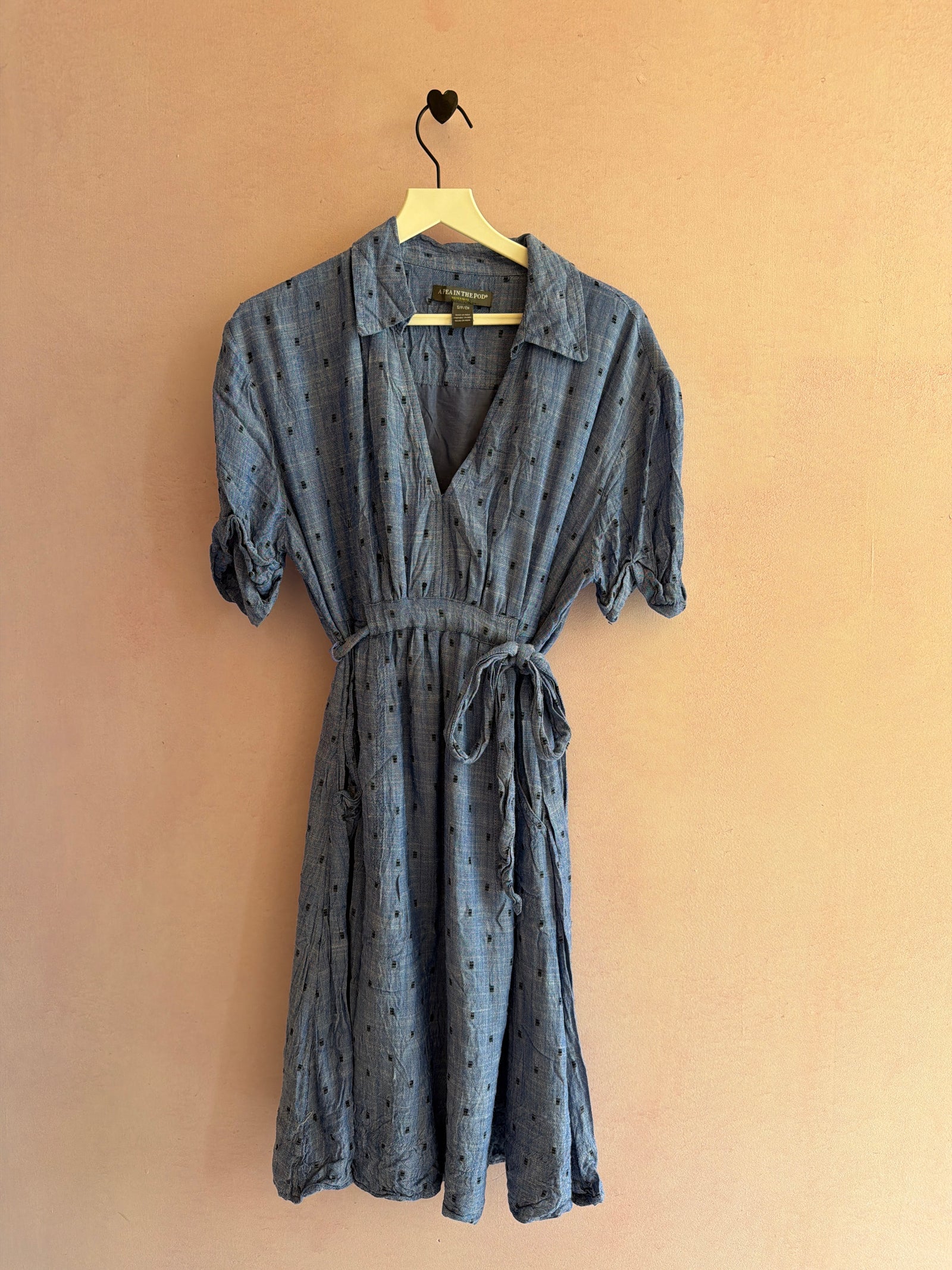 A Pea in the Pod Chambray Dot Maternity Dress / Women's small