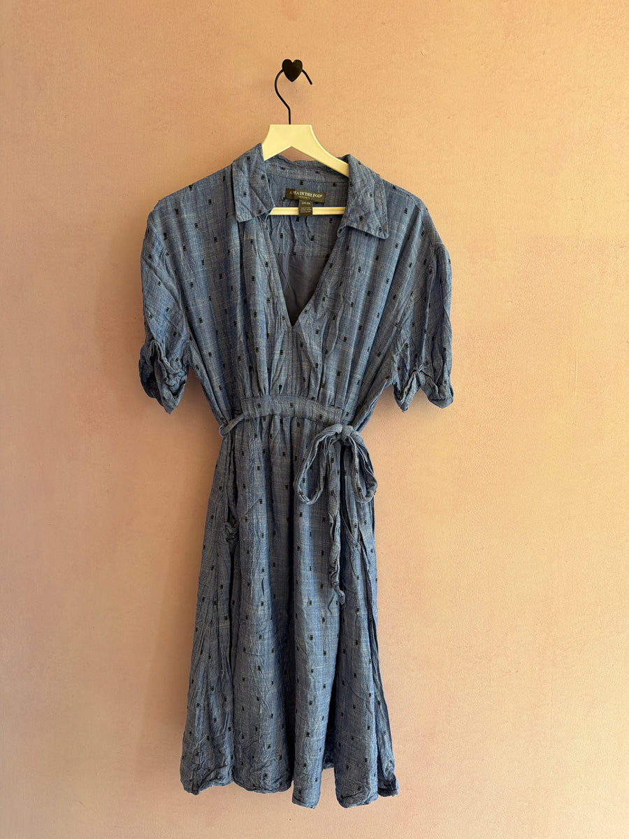 A Pea in the Pod Chambray Dot Maternity Dress / Women's small