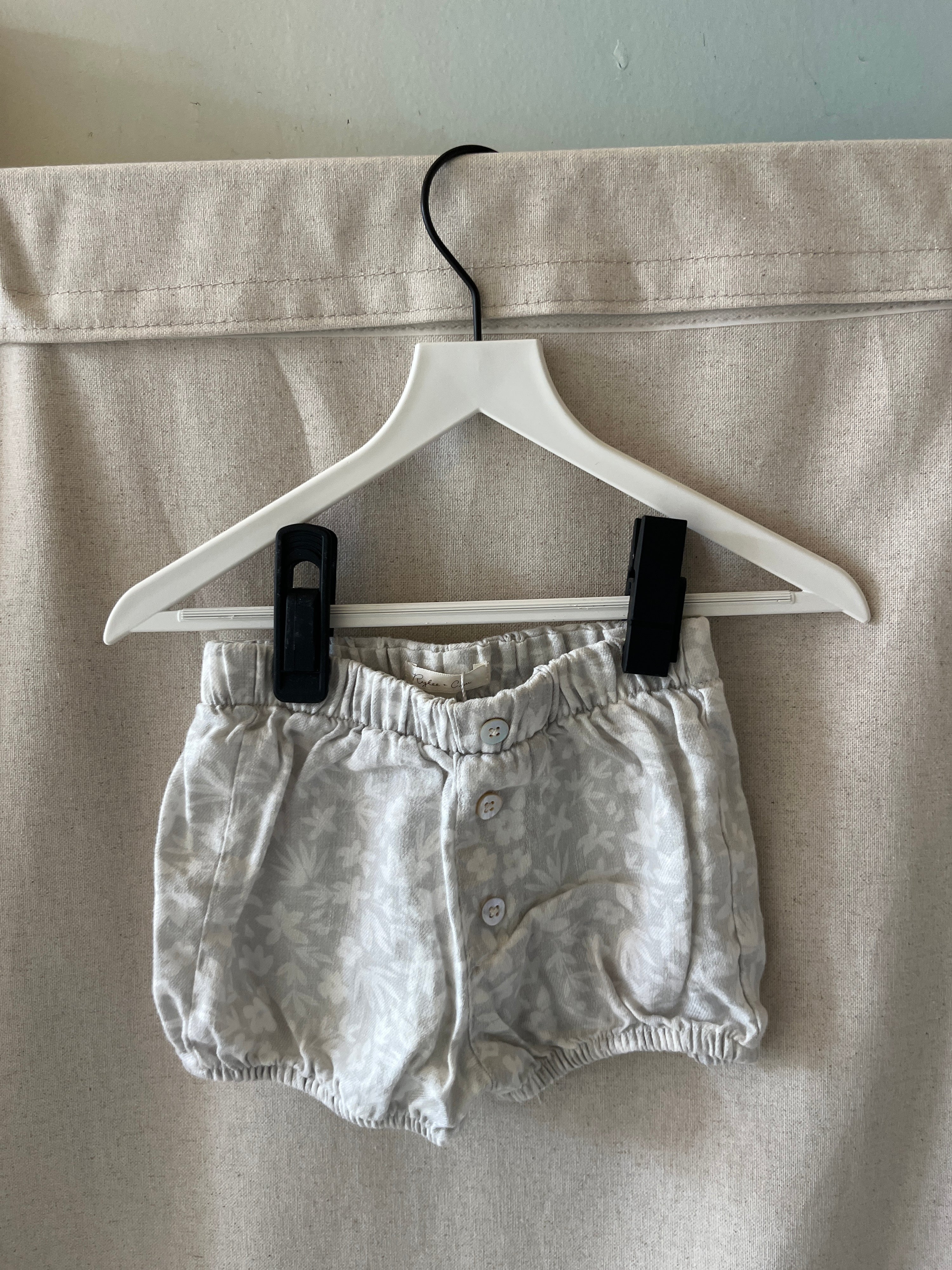Rylee + Cru Gray Floral Shorts / 18-24 months