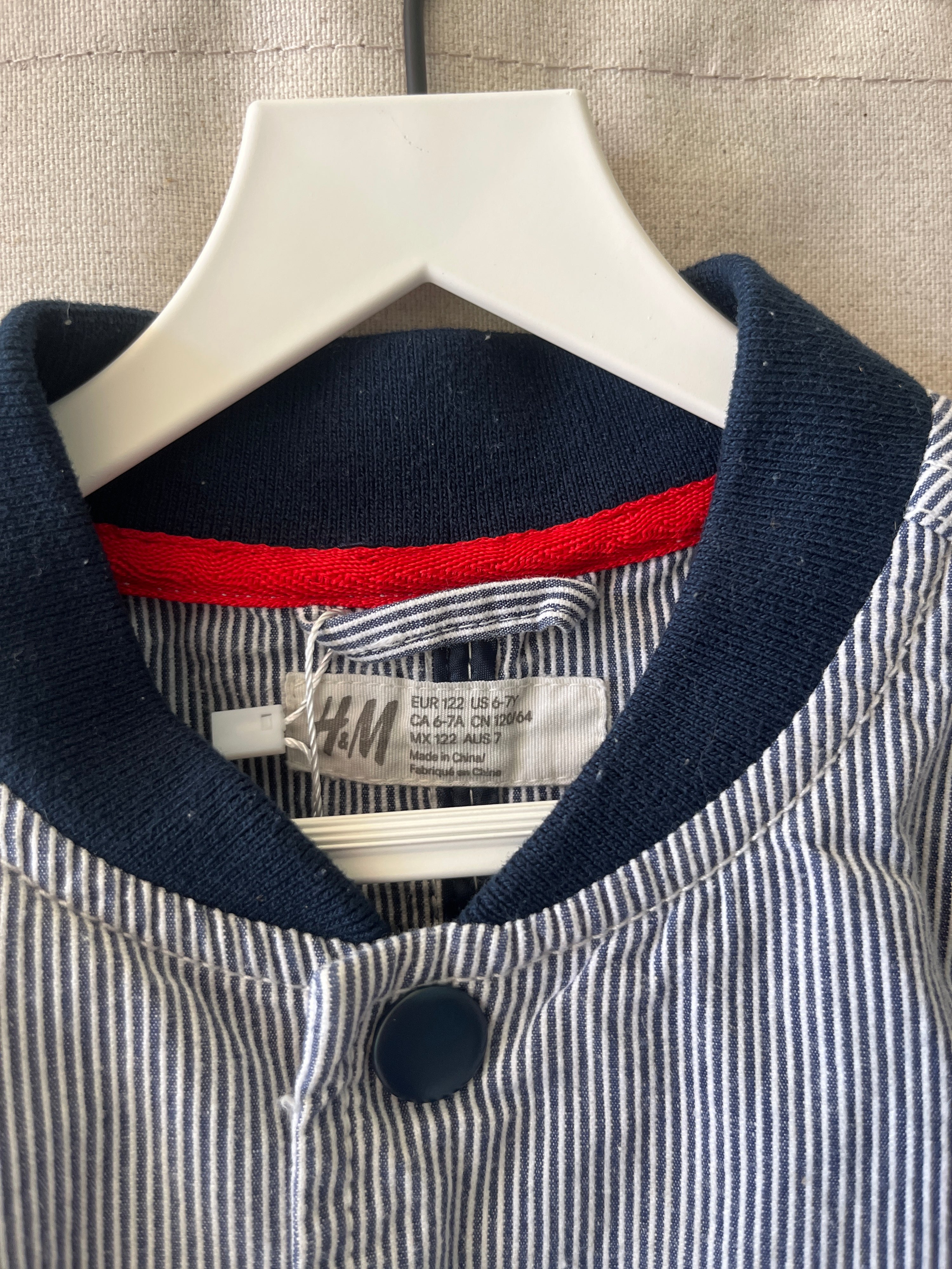 H&M Gray/White Striped Jacket / 6-7 Years