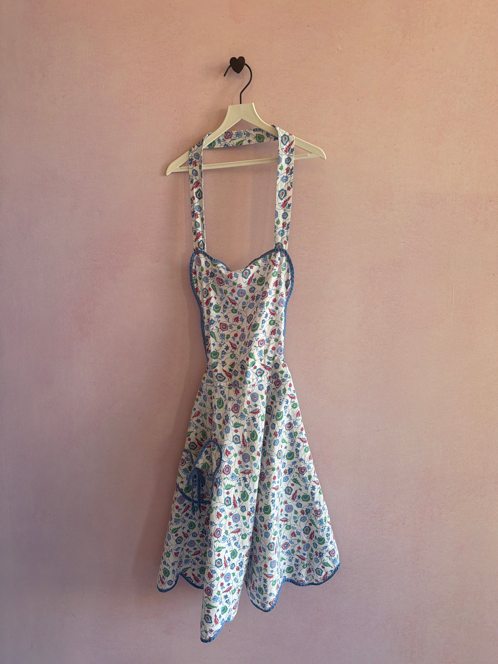 vintage handmade floral heart pocket smock Apron / Women's