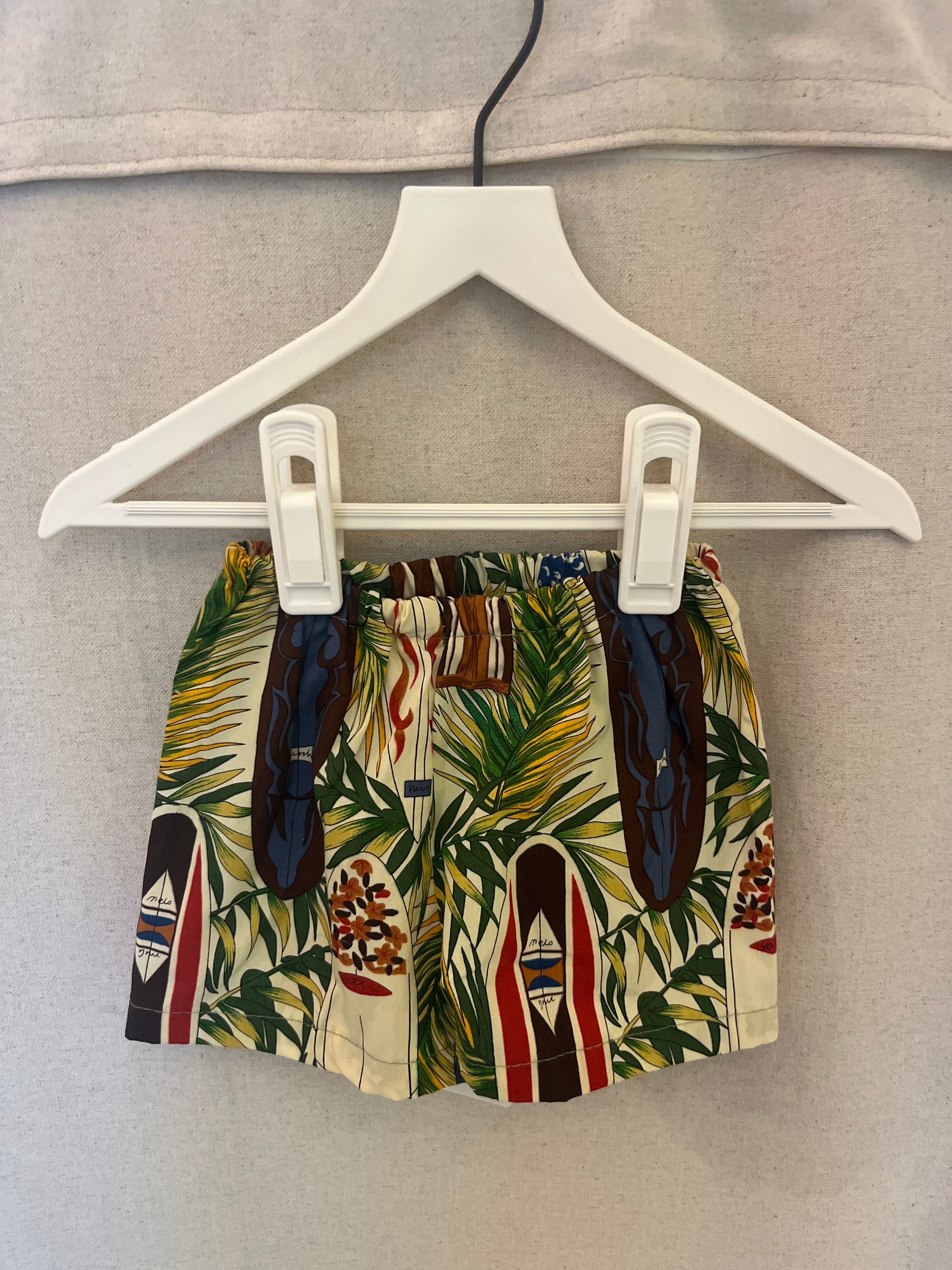 Surfs up dude island Shorts / 6 months