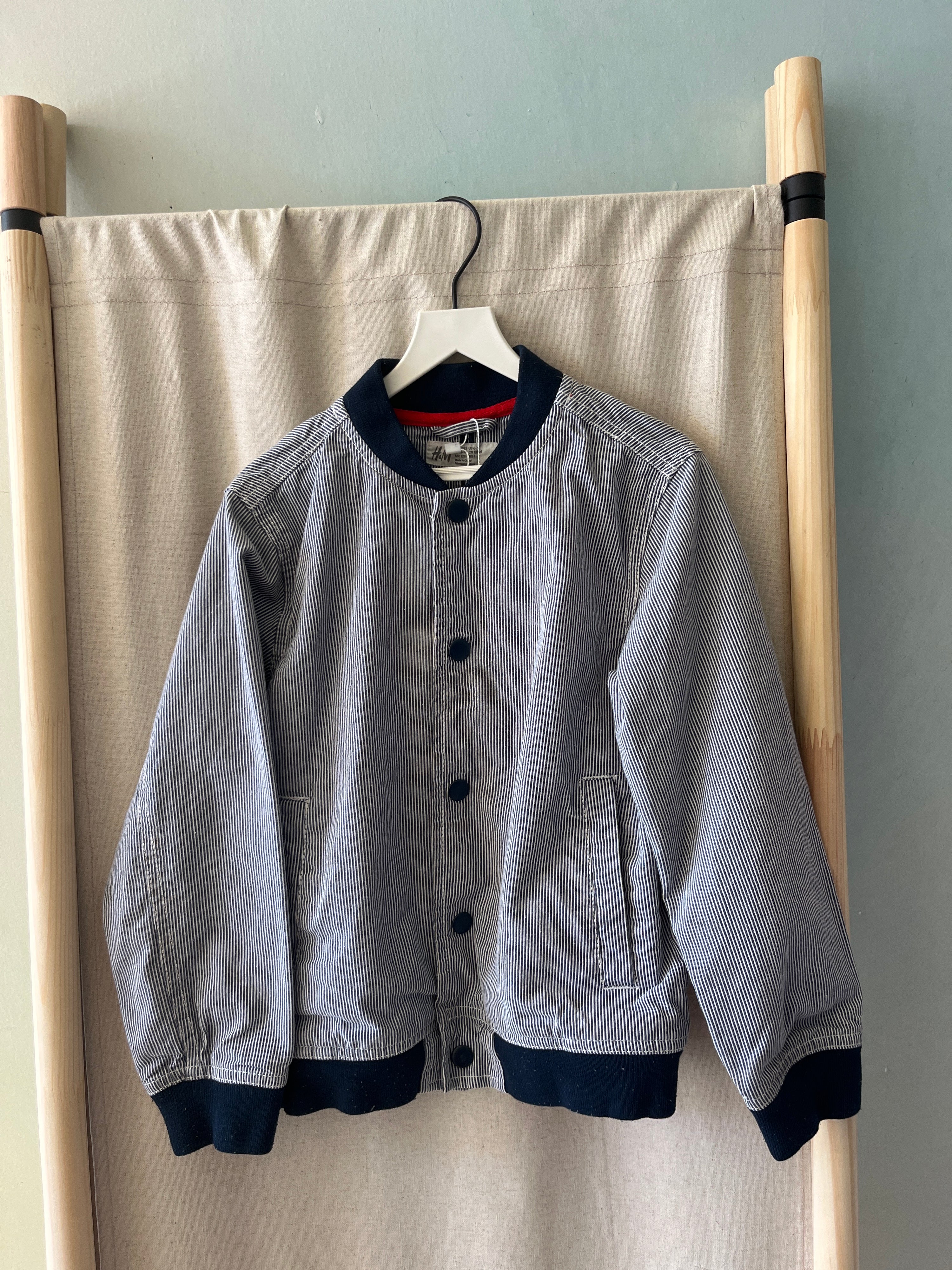 H&M Gray/White Striped Jacket / 6-7 Years