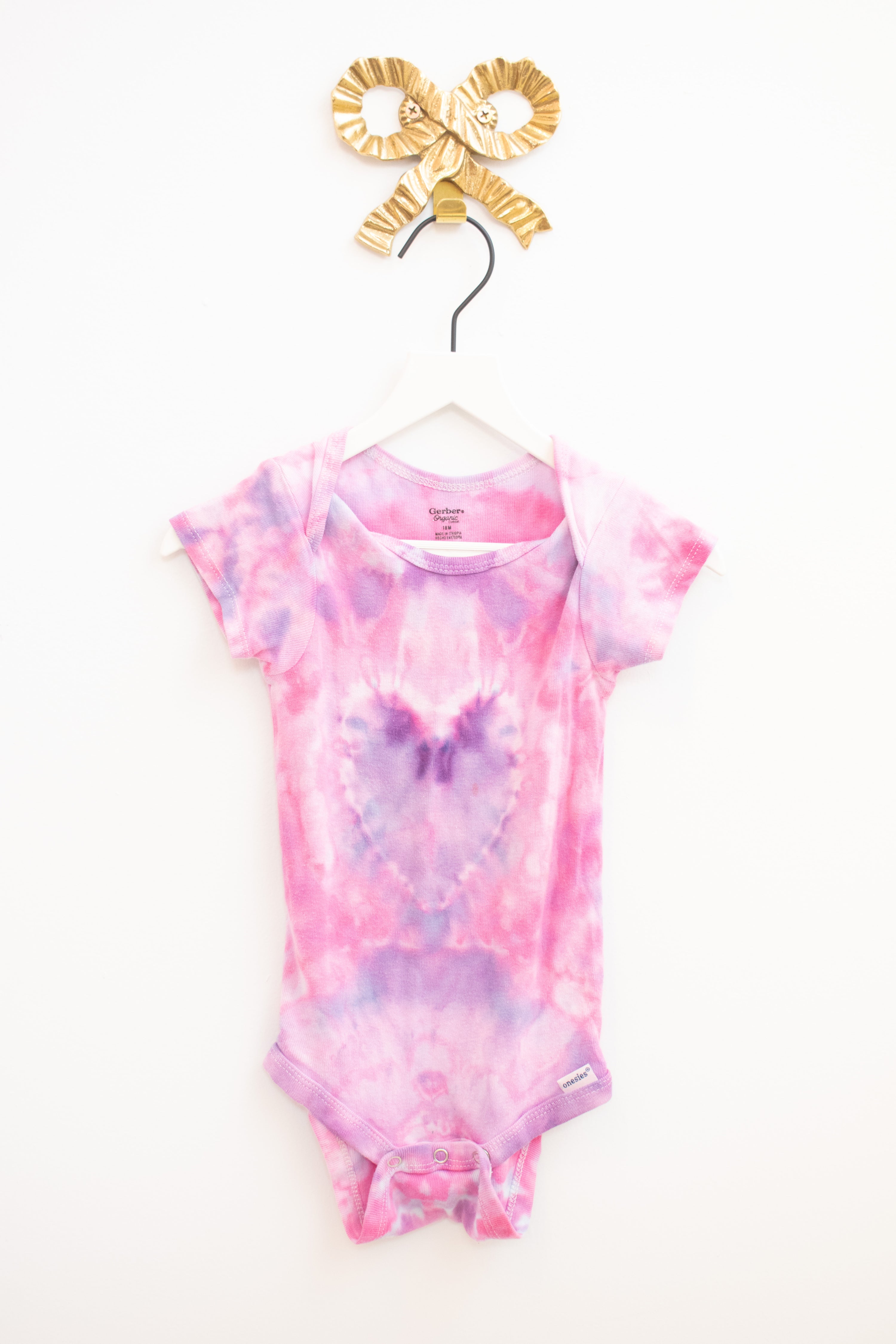 House of Love Swirl Heart Dye Onesie / 18 months