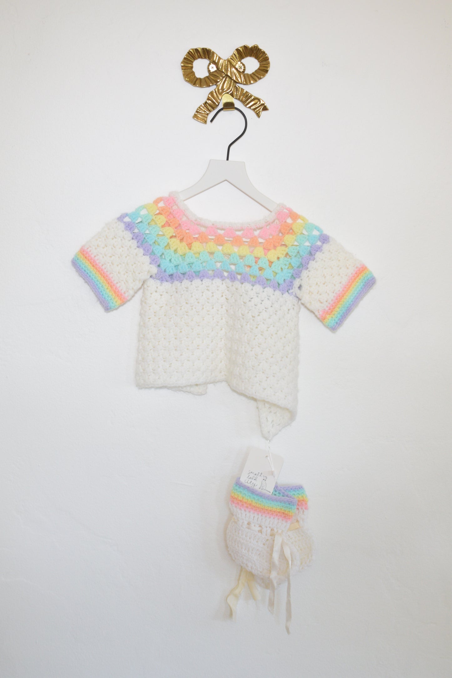 vintage hand-knit booties and shawl / Newborn