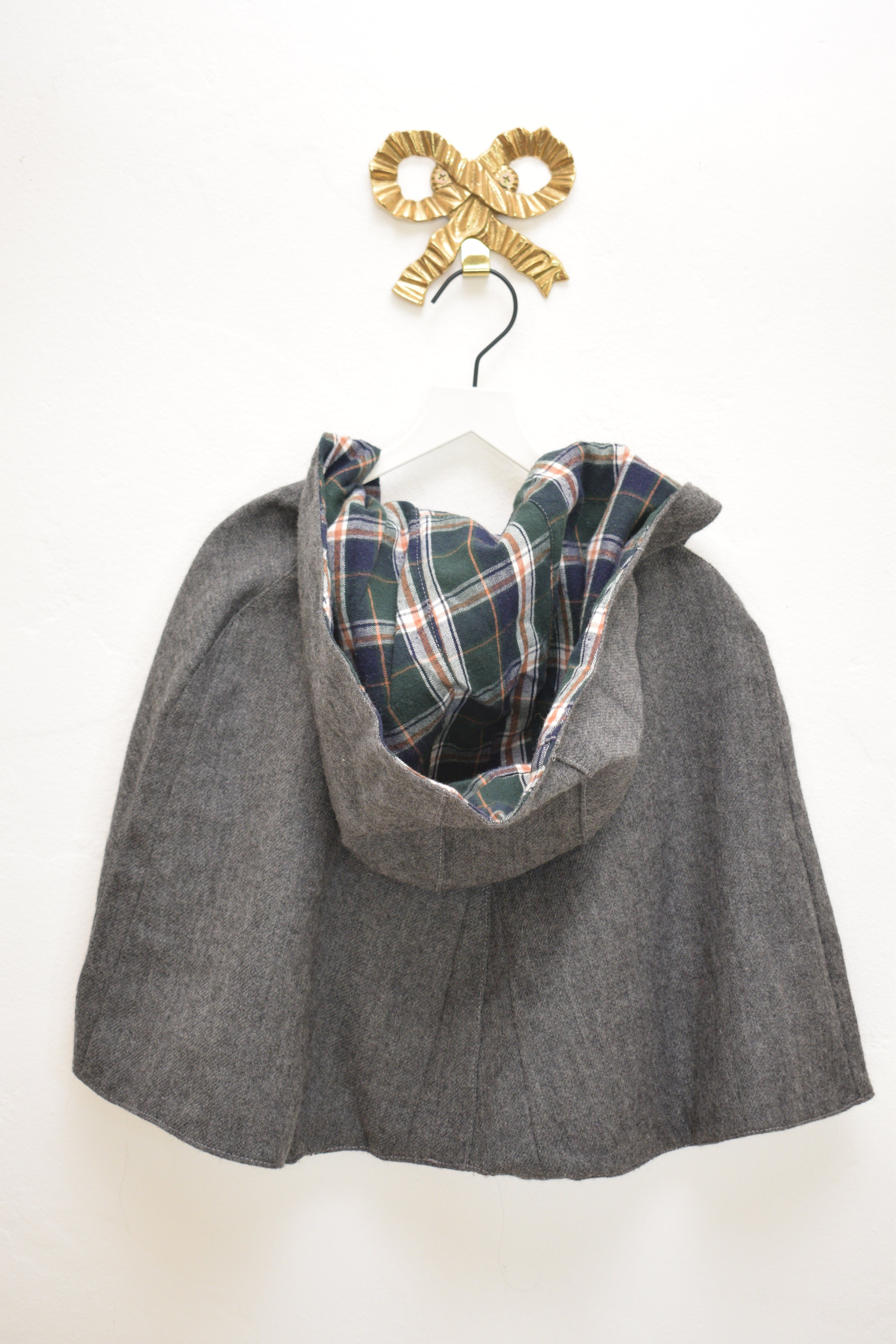 vintage Gray Reversible Cape 100% wool fleece & 100% cotton flannel  / 5-6