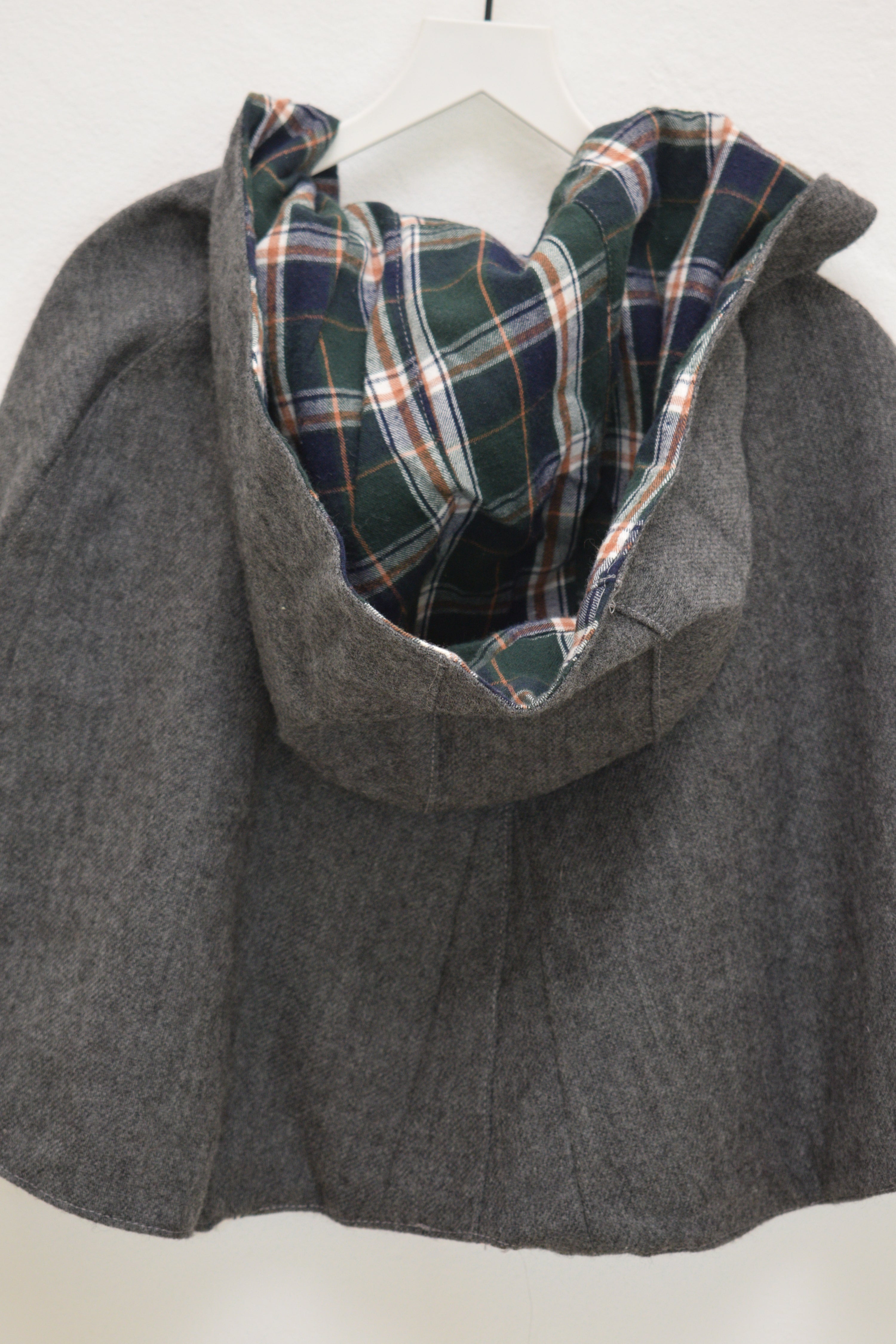 vintage Gray Reversible Cape 100% wool fleece & 100% cotton flannel  / 5-6