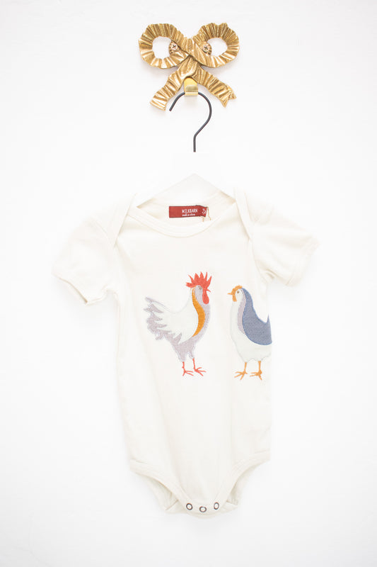 Milk Barn Chicken Appliqué Organic Cotton Short Sleeve One Piece / 3-6 months