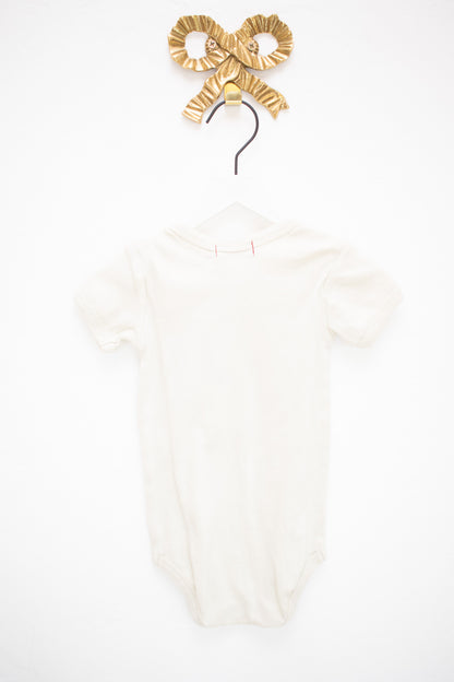 Milk Barn Chicken Appliqué Organic Cotton Short Sleeve One Piece / 3-6 months