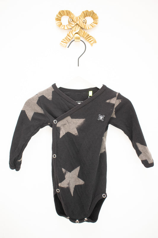 Nununu Black Star Onesie / 3-6 months