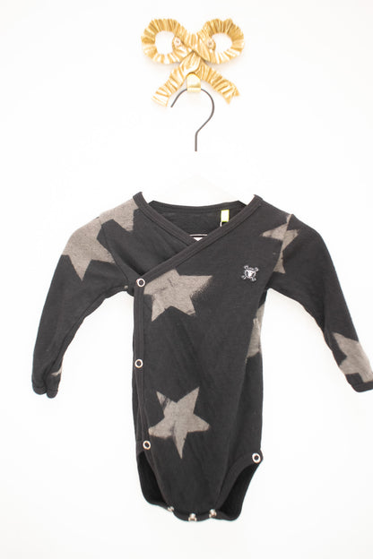 Nununu Black Star Onesie / 3-6 months