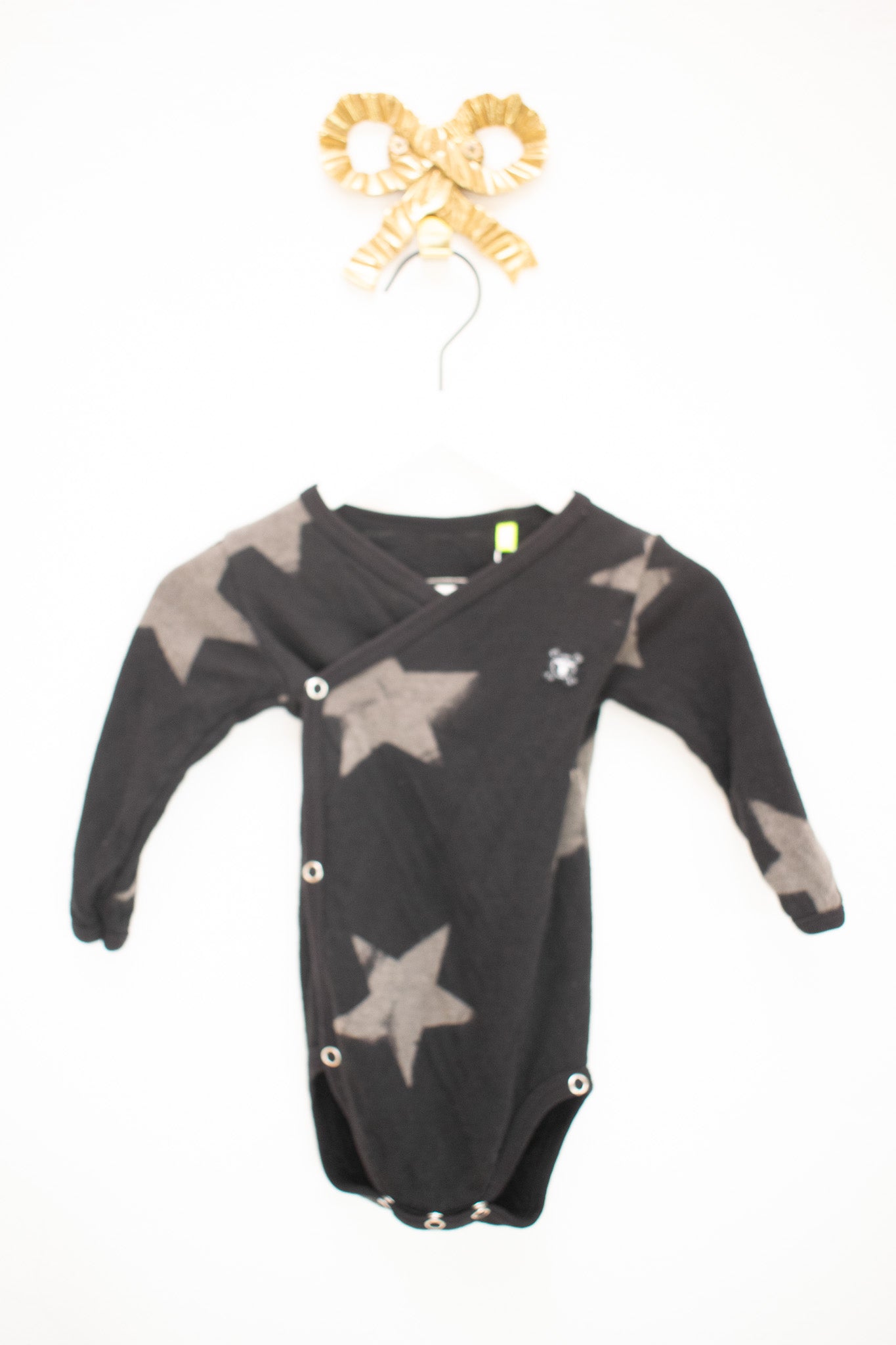 Nununu Black Star Onesie / 3-6 months