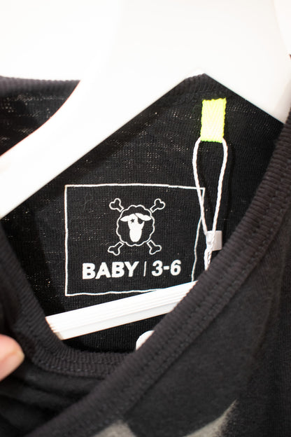 Nununu Black Star Onesie / 3-6 months