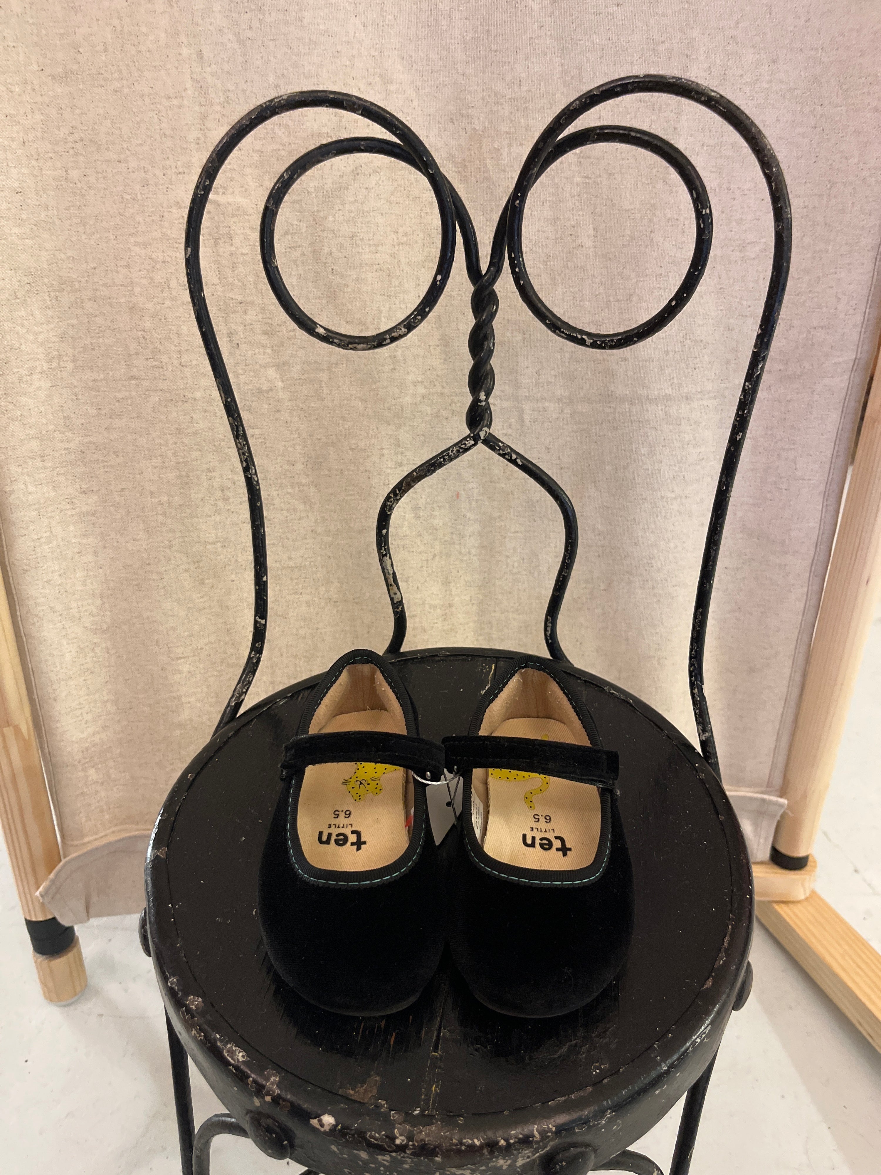 10 Little Black Velvet Ballet Flats / 6.5