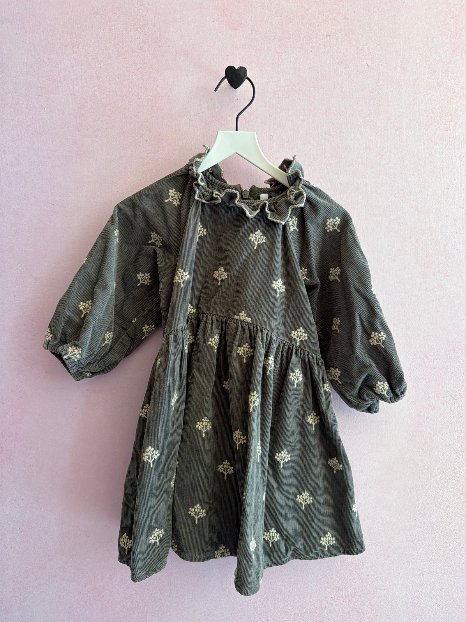 Rylee + Cru Gray Cream Embroidery Dress / 2-3 Years