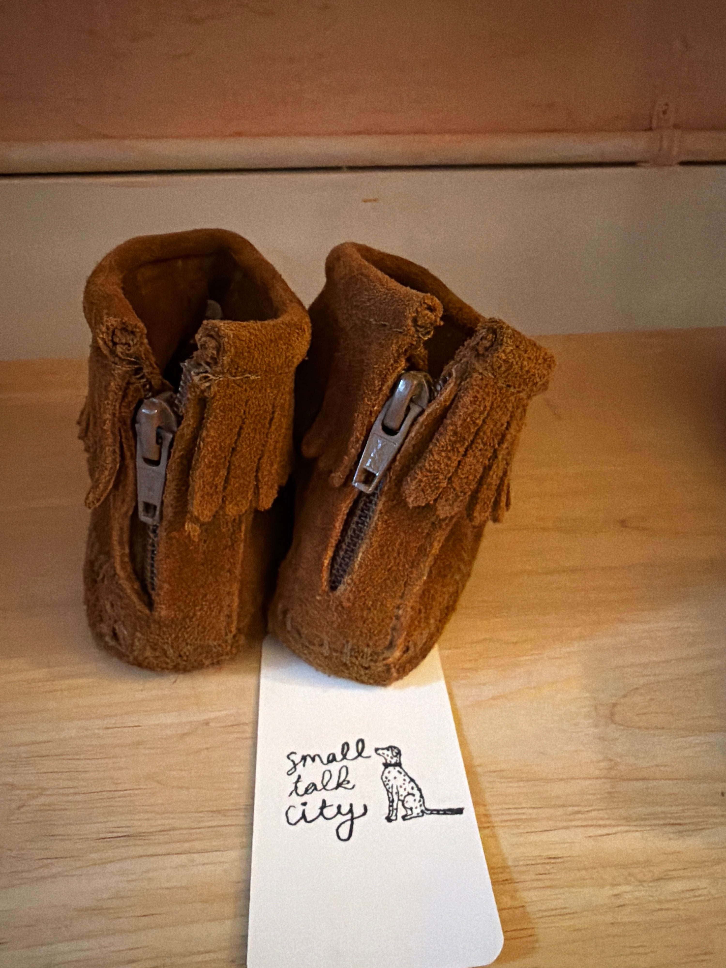 Minnetonka Moccasin Fringe Boots / 12