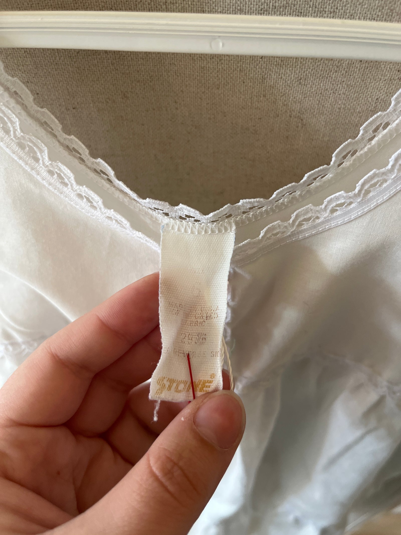 vintage White Nightgown / 4