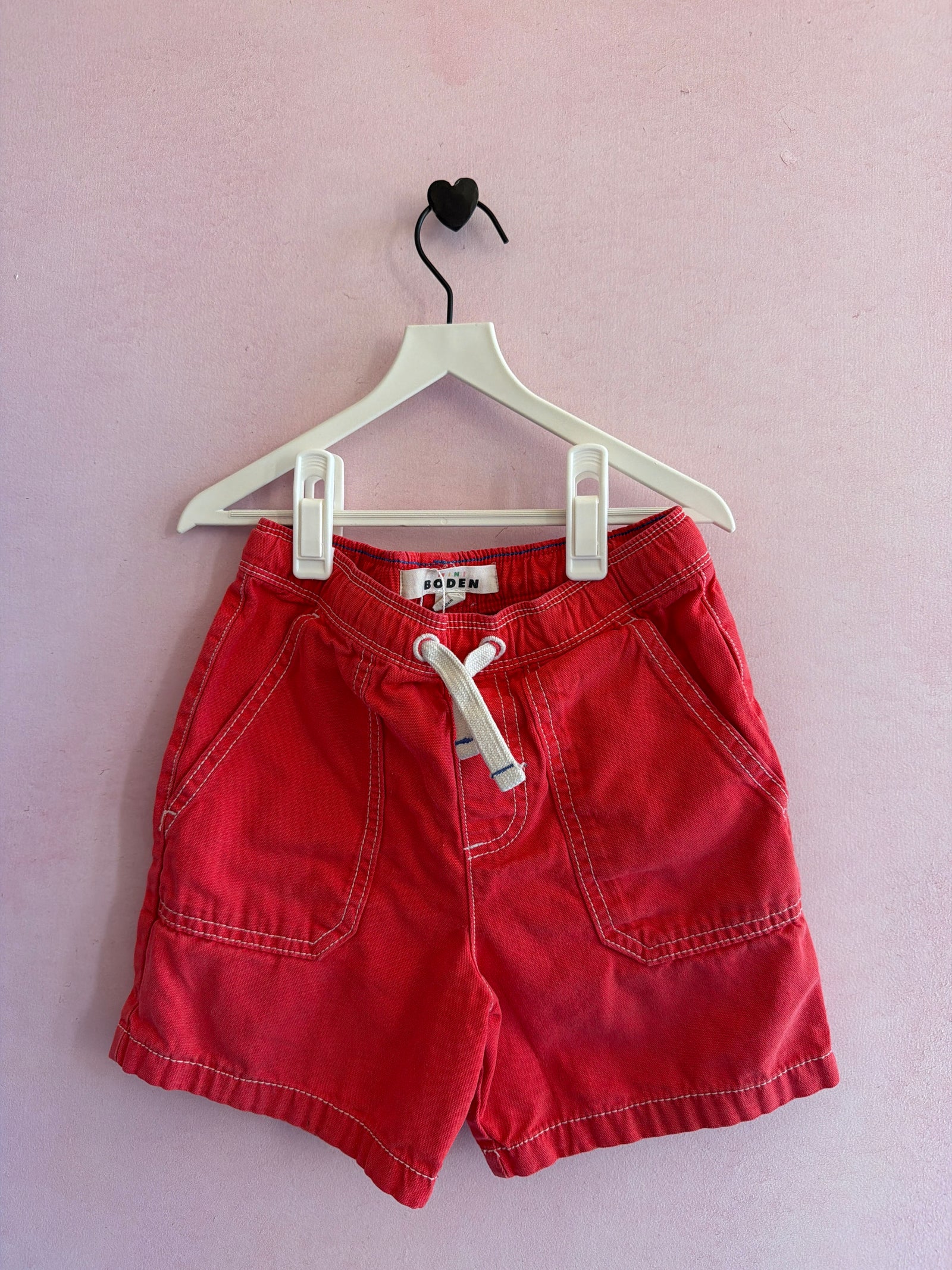 Mini Boden Red Shorts / 6-7