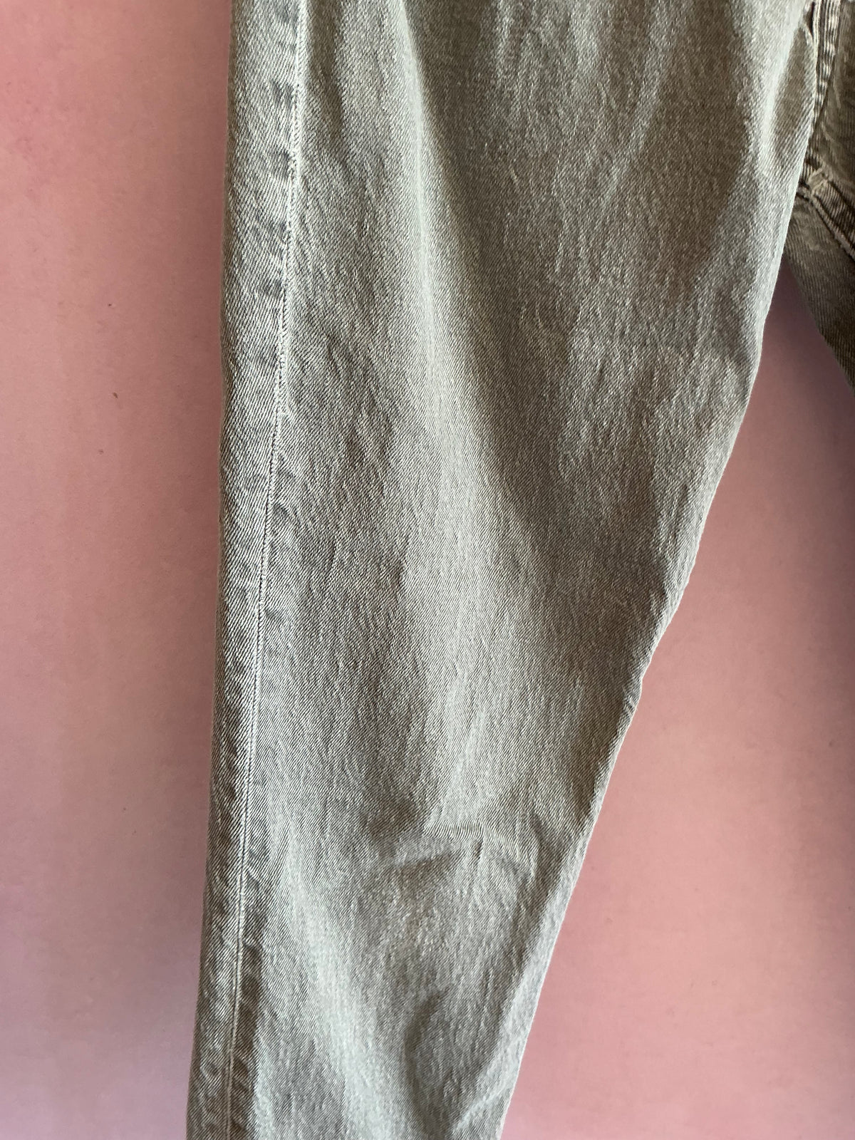 Abercrombie Distressed Gray Mom High Rise Jeans / Women's 00 (24)