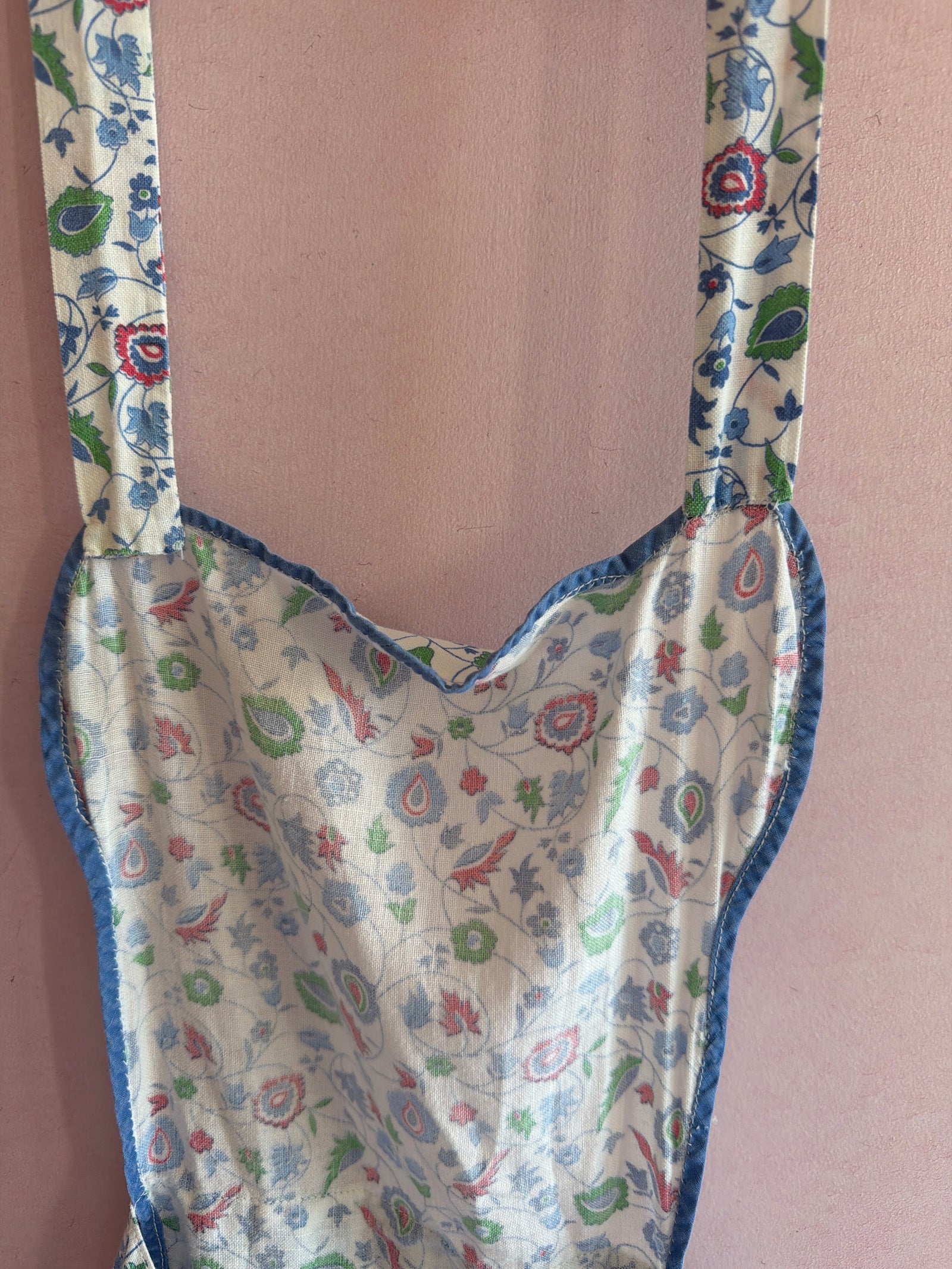 vintage handmade floral heart pocket smock Apron / Women's