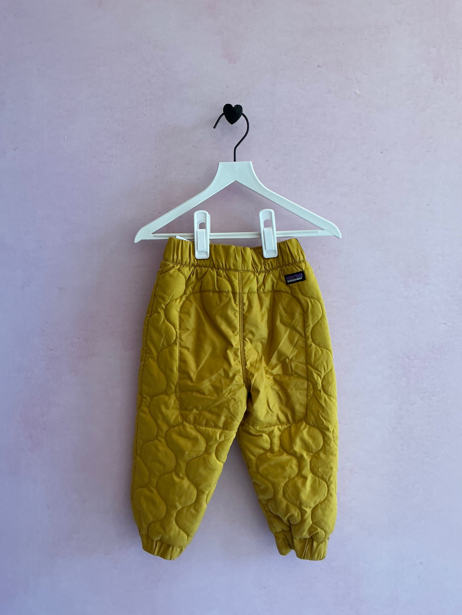Patagonia Quilted Mustard 2 Piece Set / 12-18 months (dry cleaning)