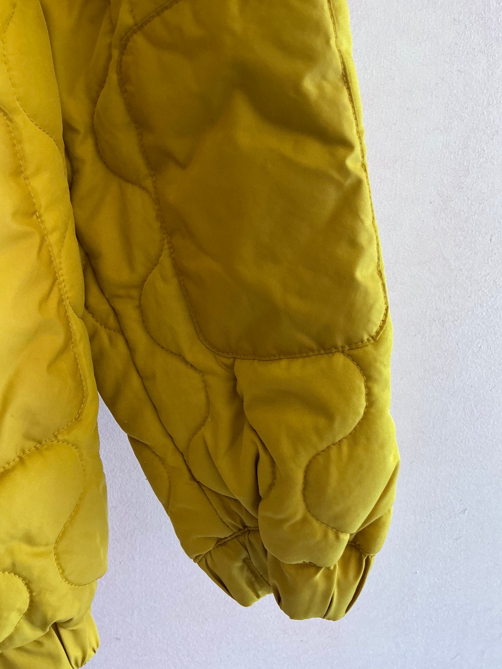 Patagonia Quilted Mustard 2 Piece Set / 12-18 months (dry cleaning)