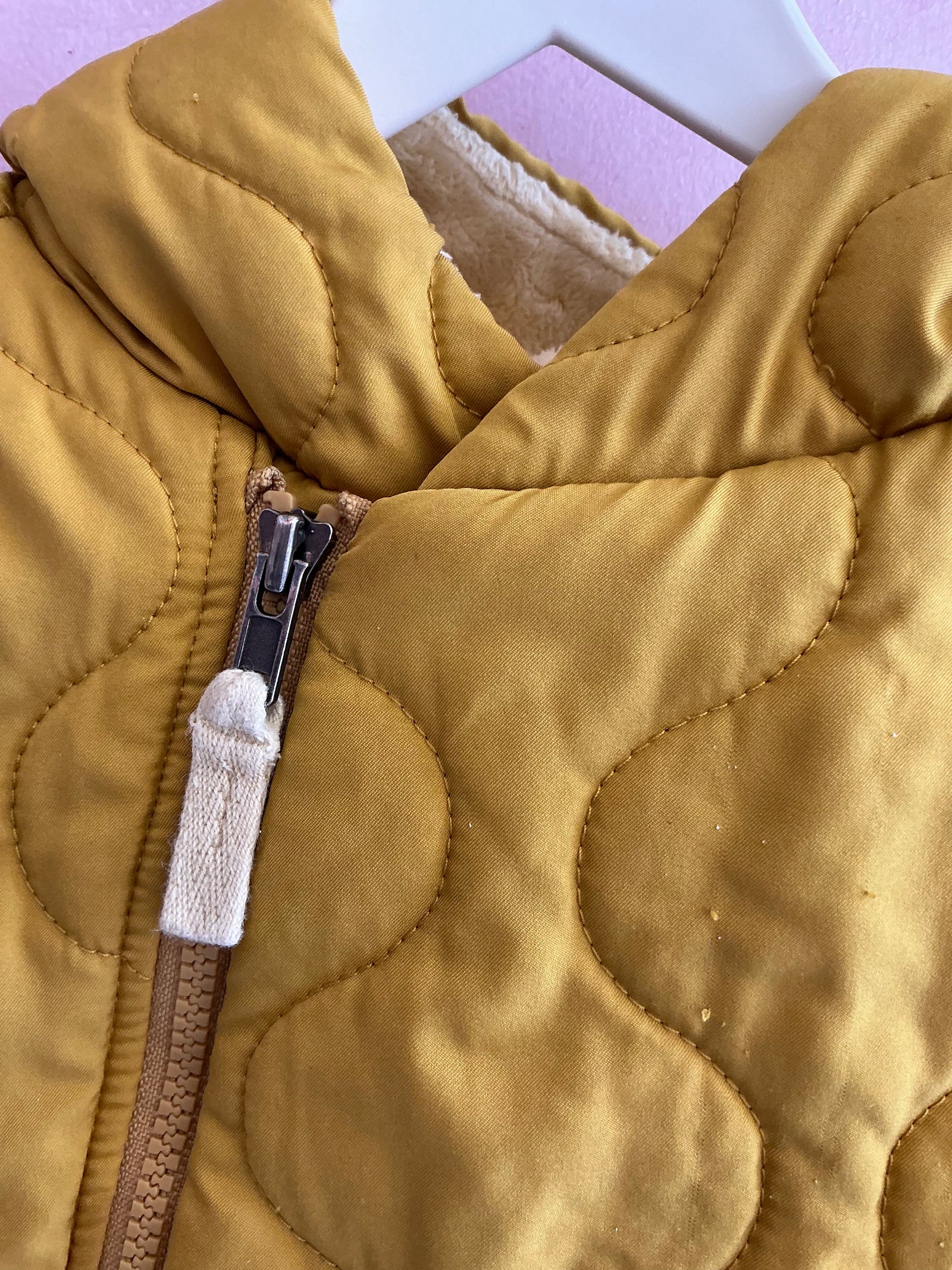 Patagonia Quilted Mustard 2 Piece Set / 12-18 months (dry cleaning)